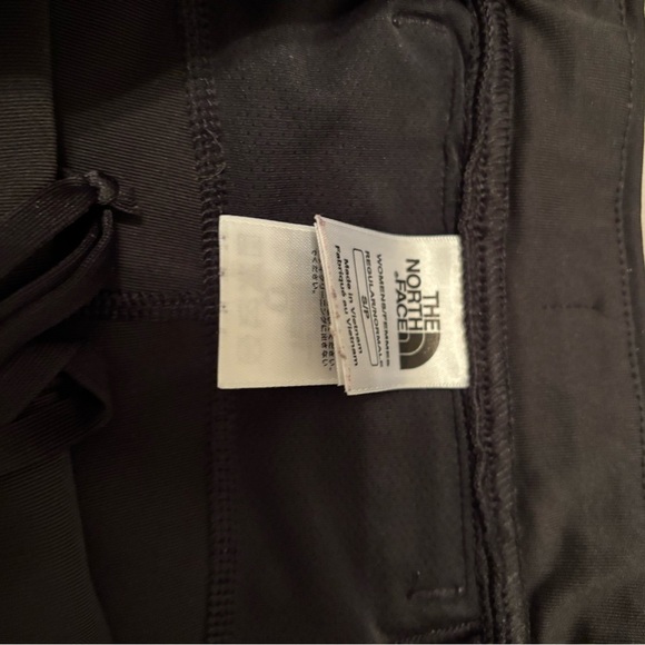 Women’s The Northface Vapor Wick Capri Workout Pants. Blk & Teal. S - Picture 2 of 5